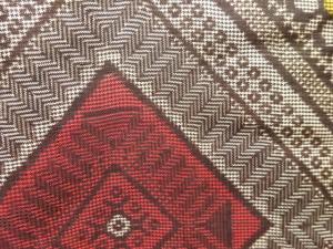 アンティーク　幾何学模様織り出し本場泥大島紬着物(龍郷)